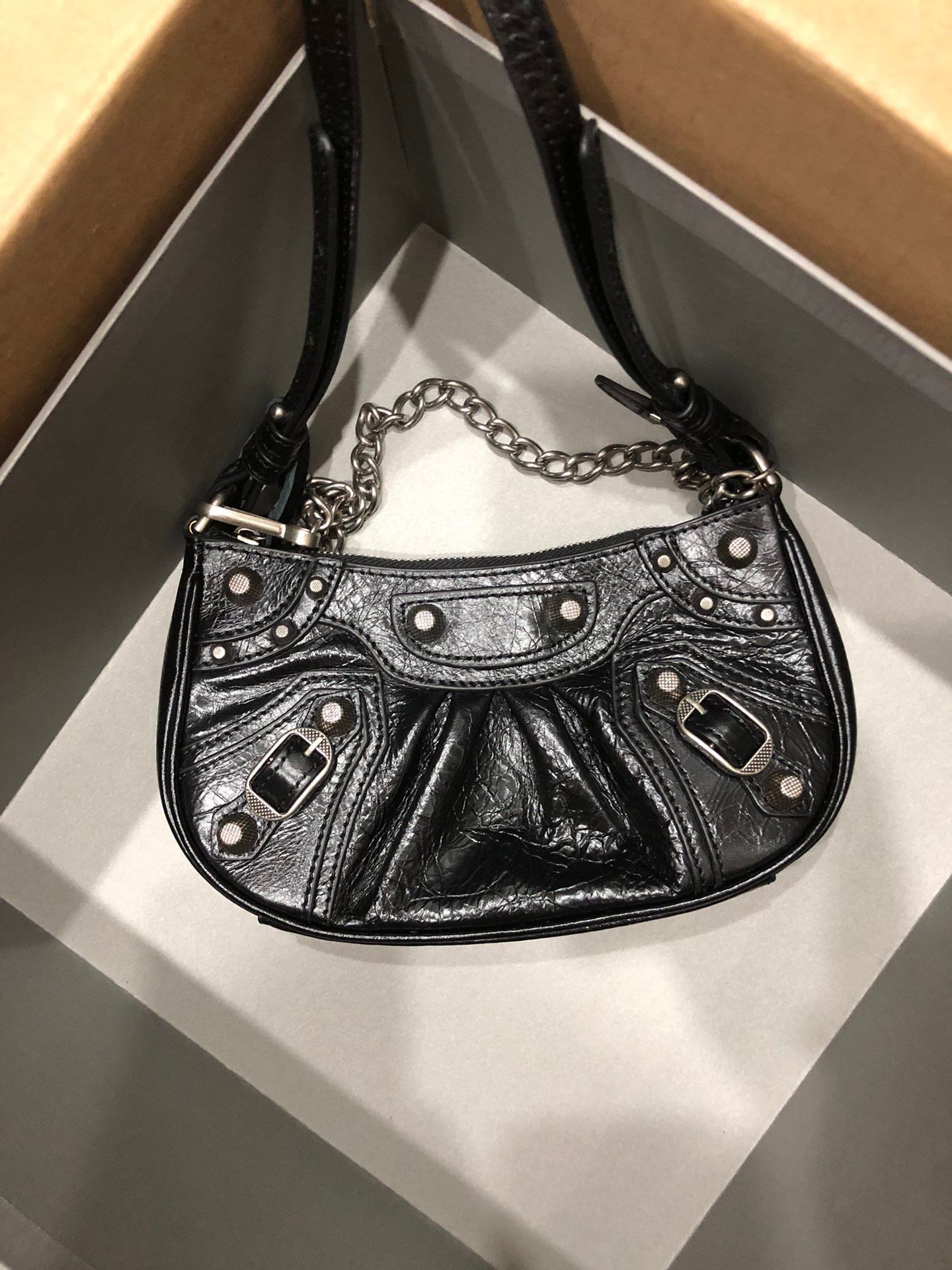 Ba*len*cia*ga women's le cagole mini bag with chain