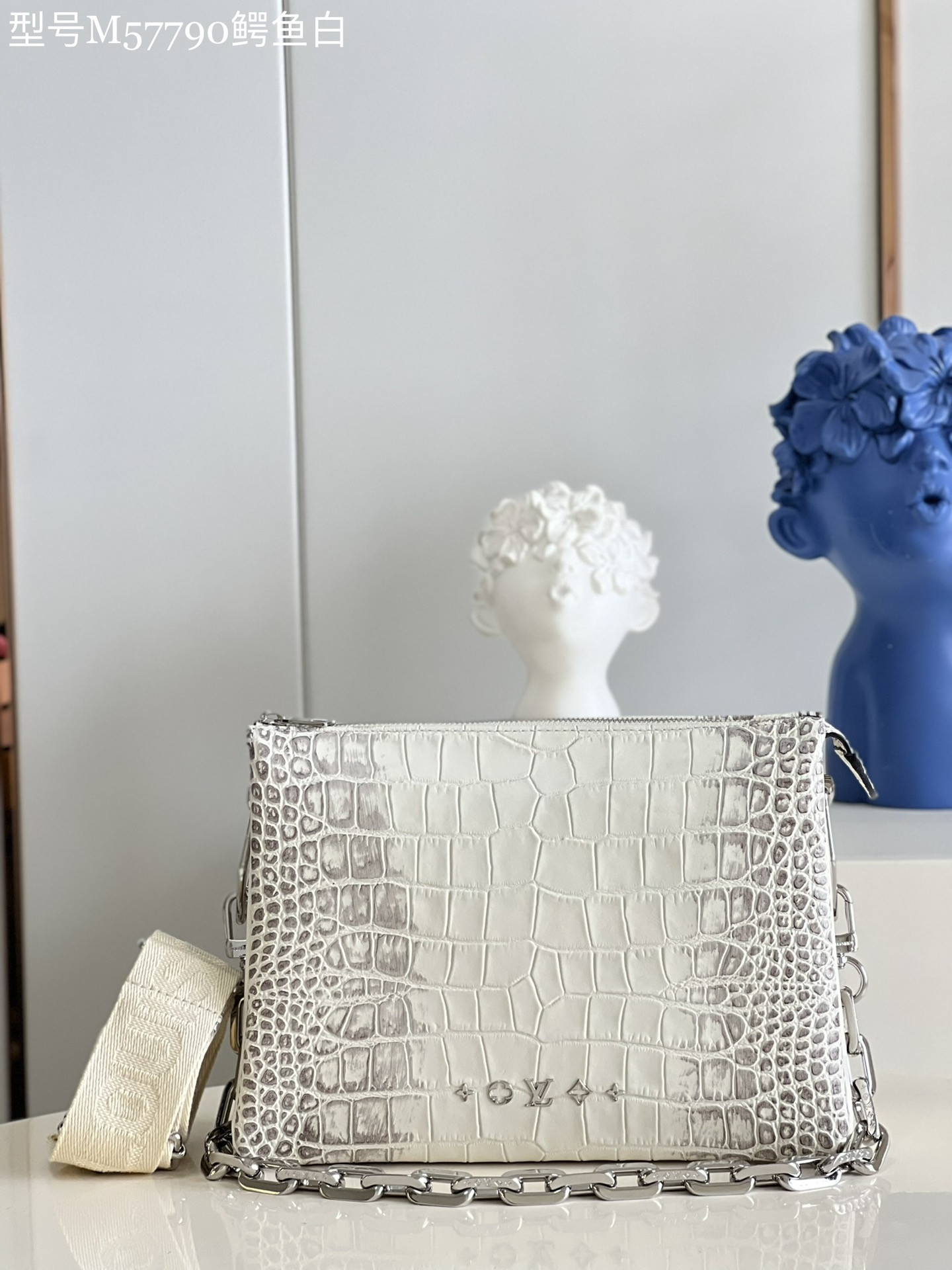 l0*is V*t0n coussin pm-26*20*12cm